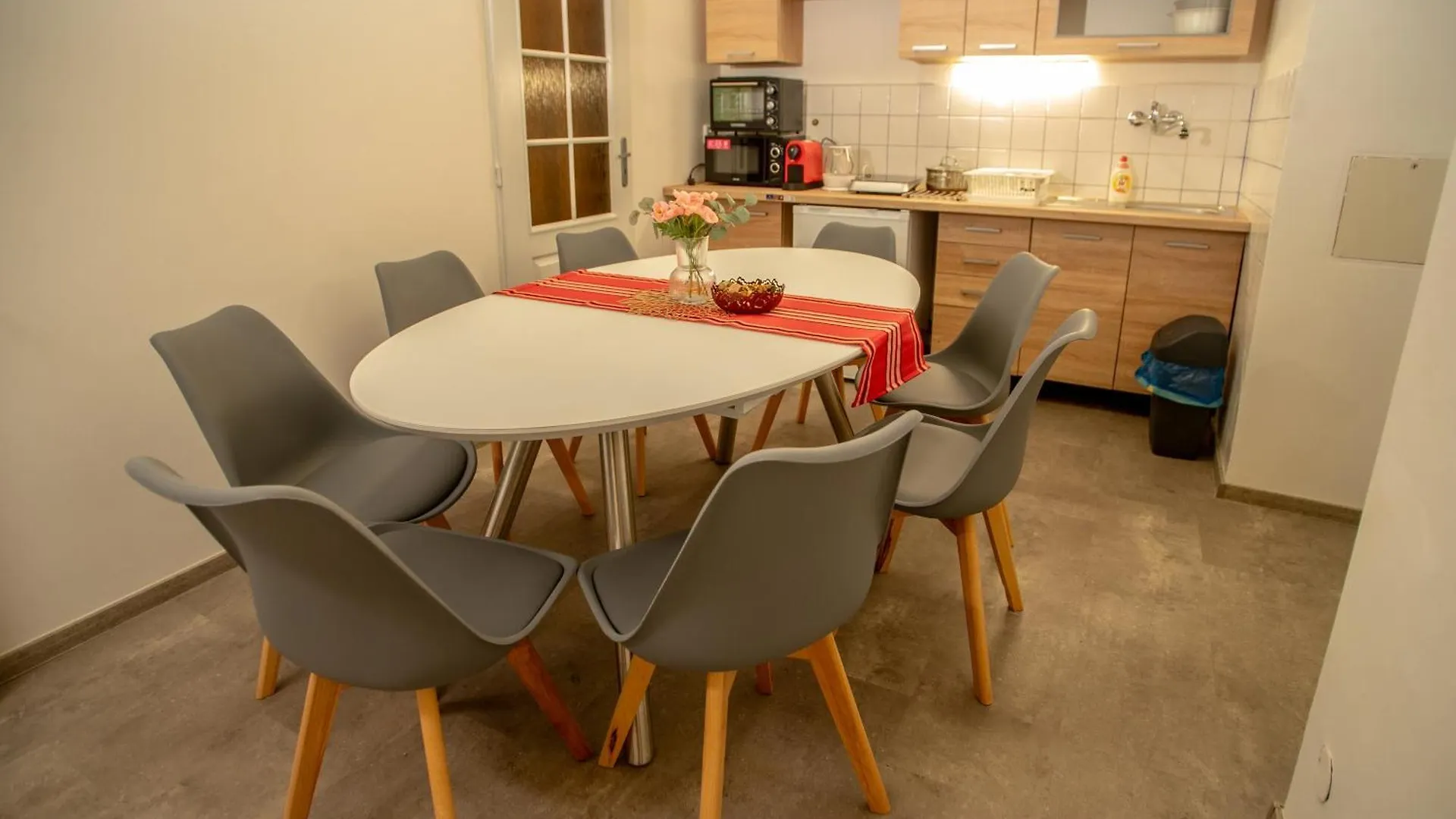 Grand Apartment Near Dancing House Prague